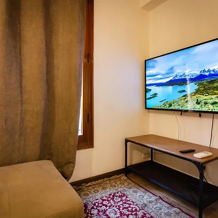 Casa Zamboni * بولونيا